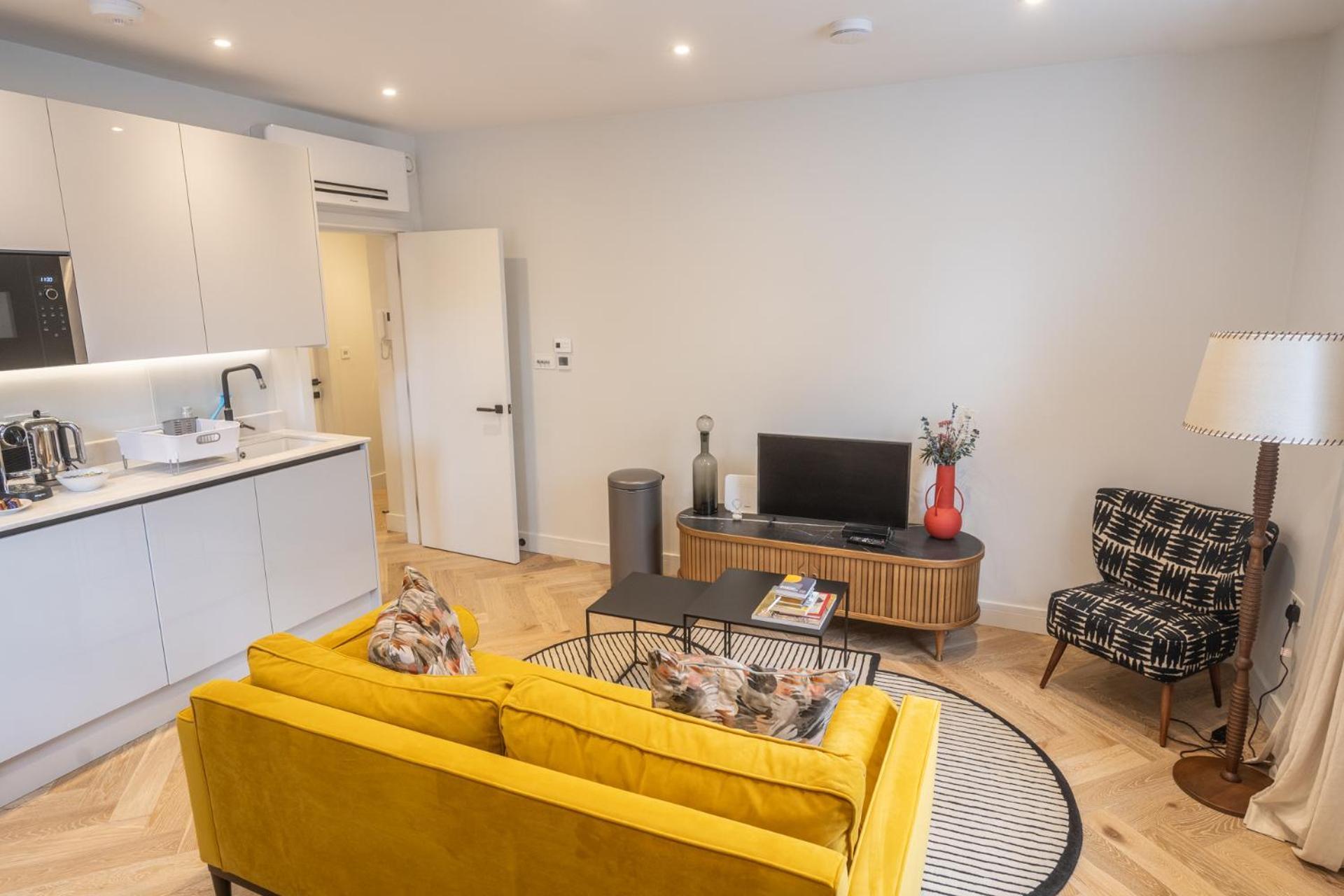 Modern, Stylish Newly Refurbished 2Nd Floor Apartment In Fitzrovia Londen Buitenkant foto