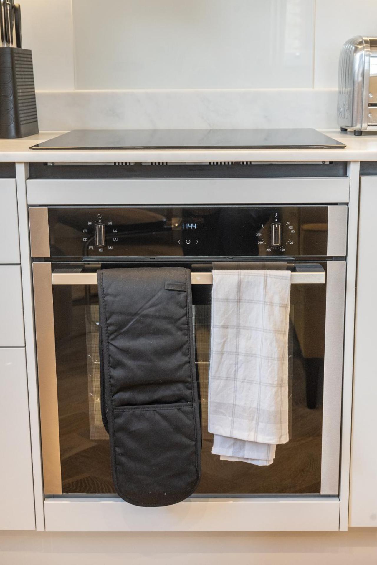 Modern, Stylish Newly Refurbished 2Nd Floor Apartment In Fitzrovia Londen Buitenkant foto