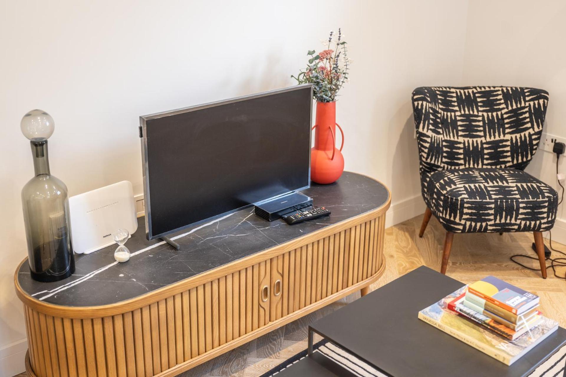 Modern, Stylish Newly Refurbished 2Nd Floor Apartment In Fitzrovia Londen Buitenkant foto