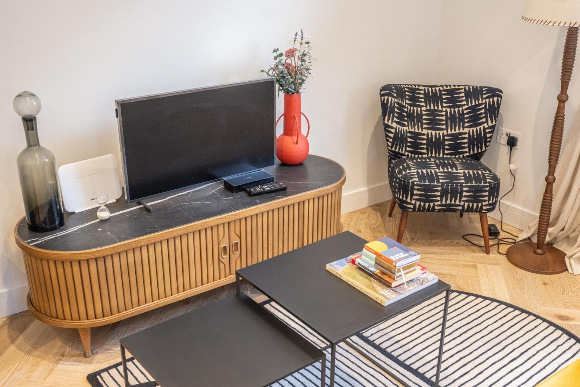 Modern, Stylish Newly Refurbished 2Nd Floor Apartment In Fitzrovia Londen Buitenkant foto